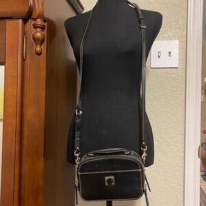 Dooney & Bourke Women's Black Leather Crossbody Bag Zip Closure